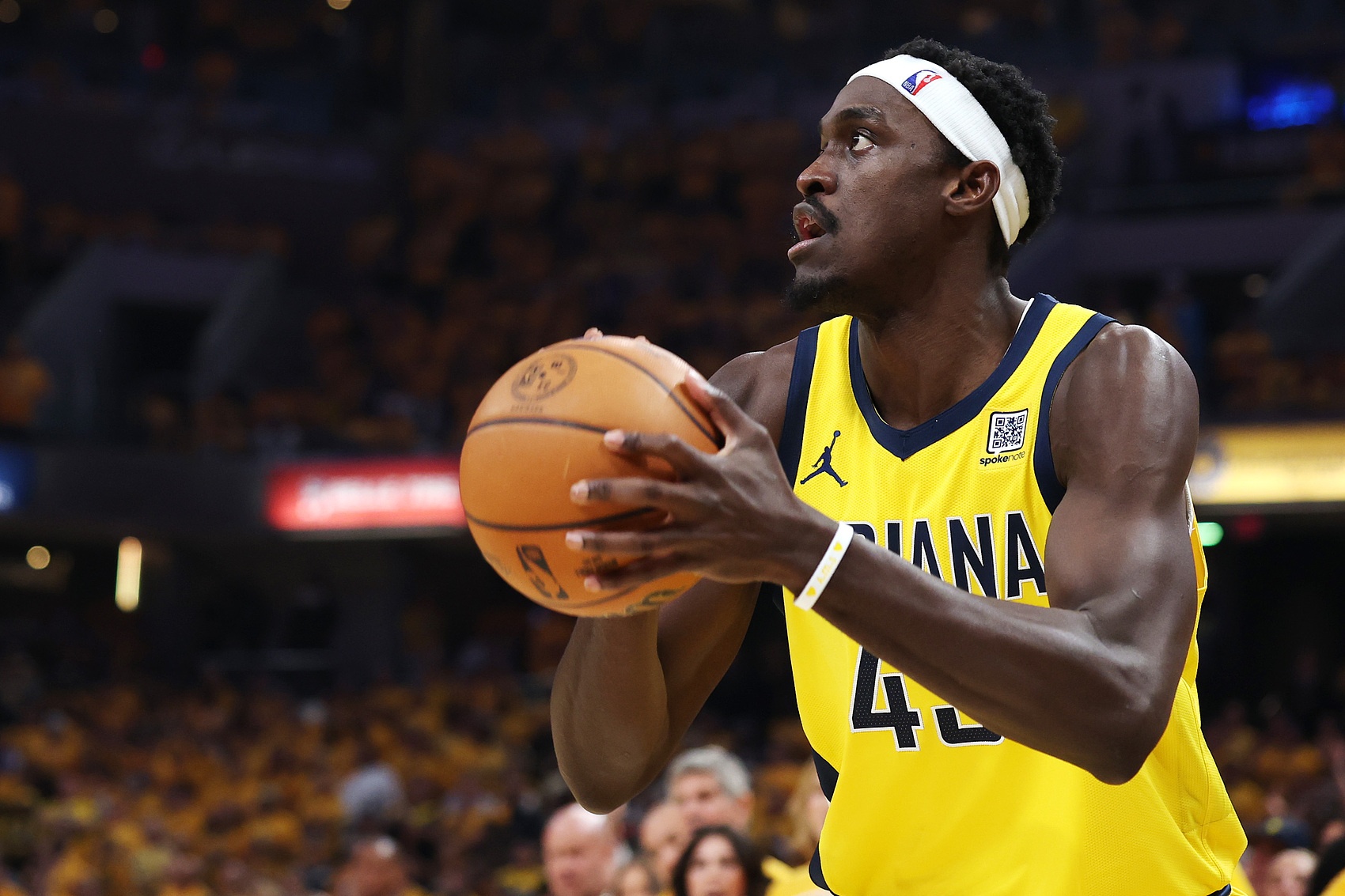 攻堅(jiān)兵！西亞卡姆攻防高效表現(xiàn) 半場(chǎng)7中5砍下13分3板2助