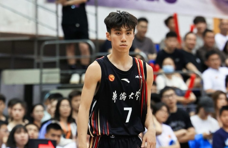 麥穗豐：葉潤(rùn)峰真的太神奇了 無(wú)論華僑是否捧杯 他都已經(jīng)成功了