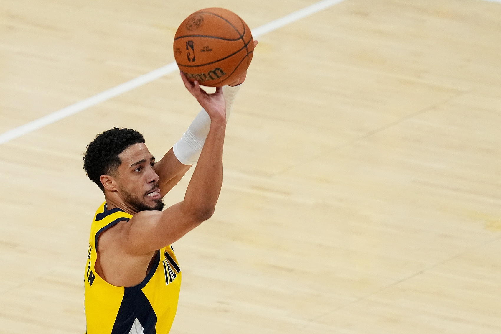 名記向哈利致敬：他有一顆冠軍的心 希望他能以更強(qiáng)大的姿態(tài)回歸