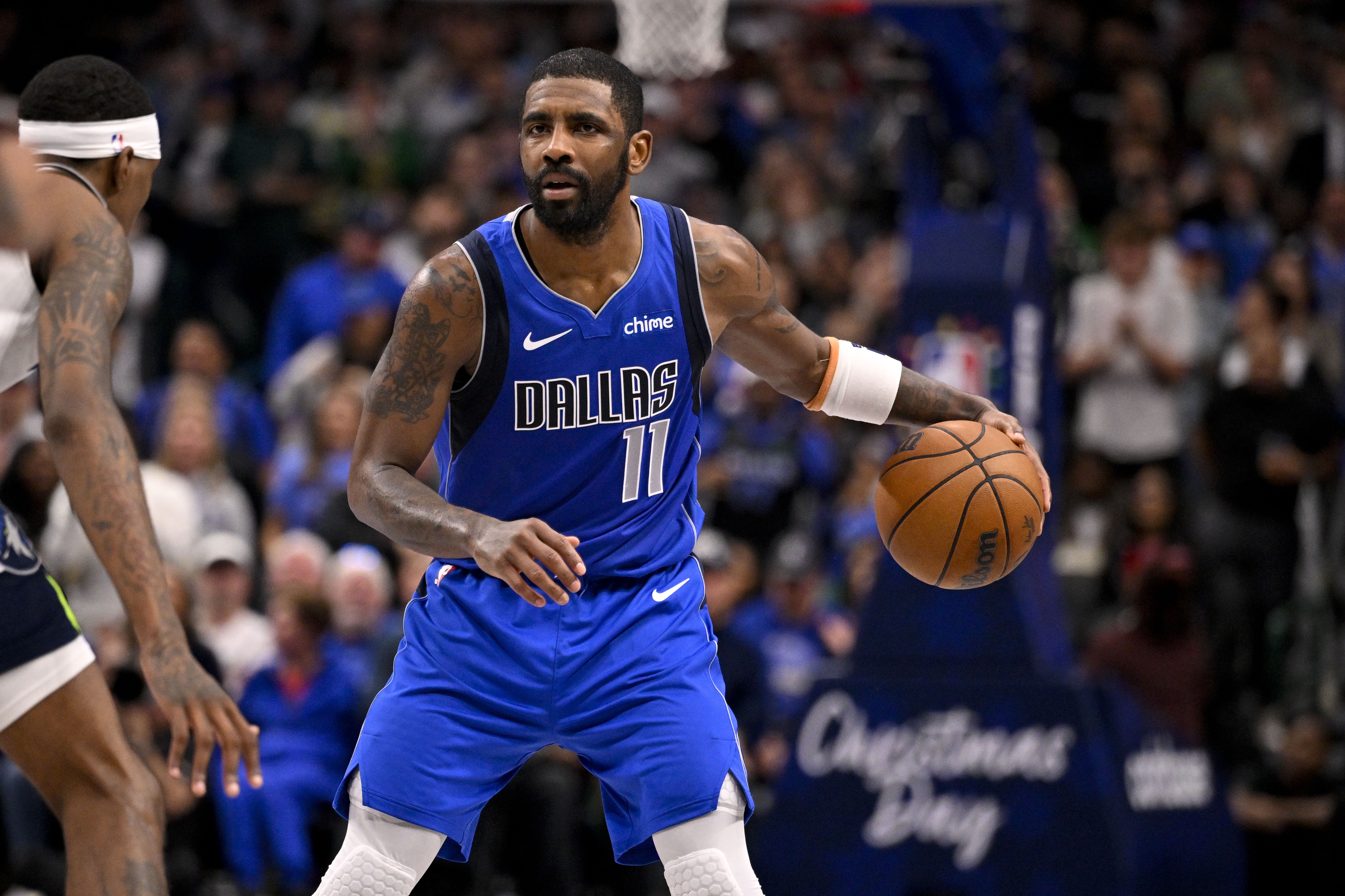 依然穩(wěn)?。W文本賽季場(chǎng)均24.7+4.8+4.6 命中率47.3/40.1/91.6%