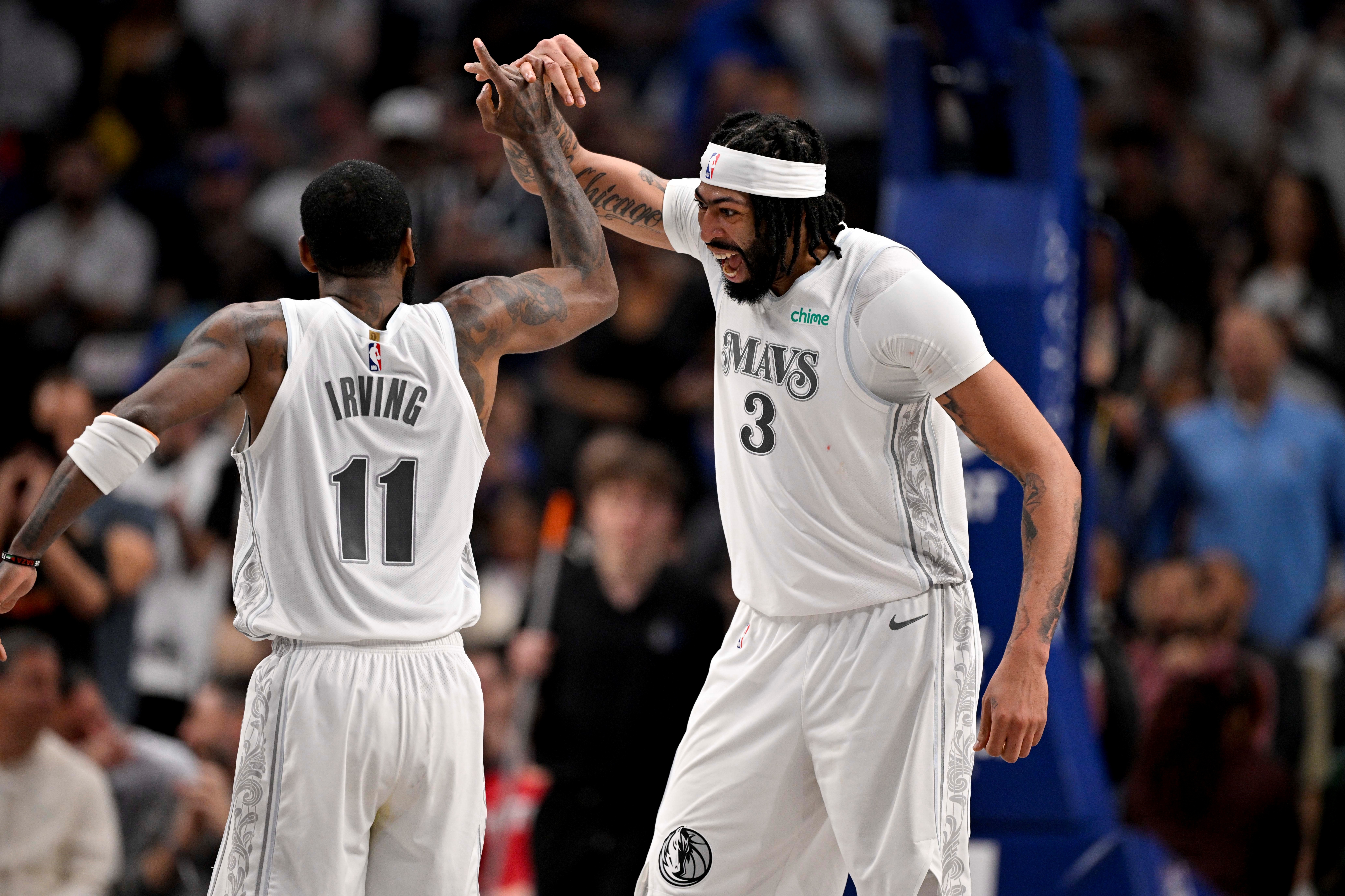 俠記：歐文與戴維斯的合同年限已對(duì)齊 27-28賽季都擁有球員選項(xiàng)