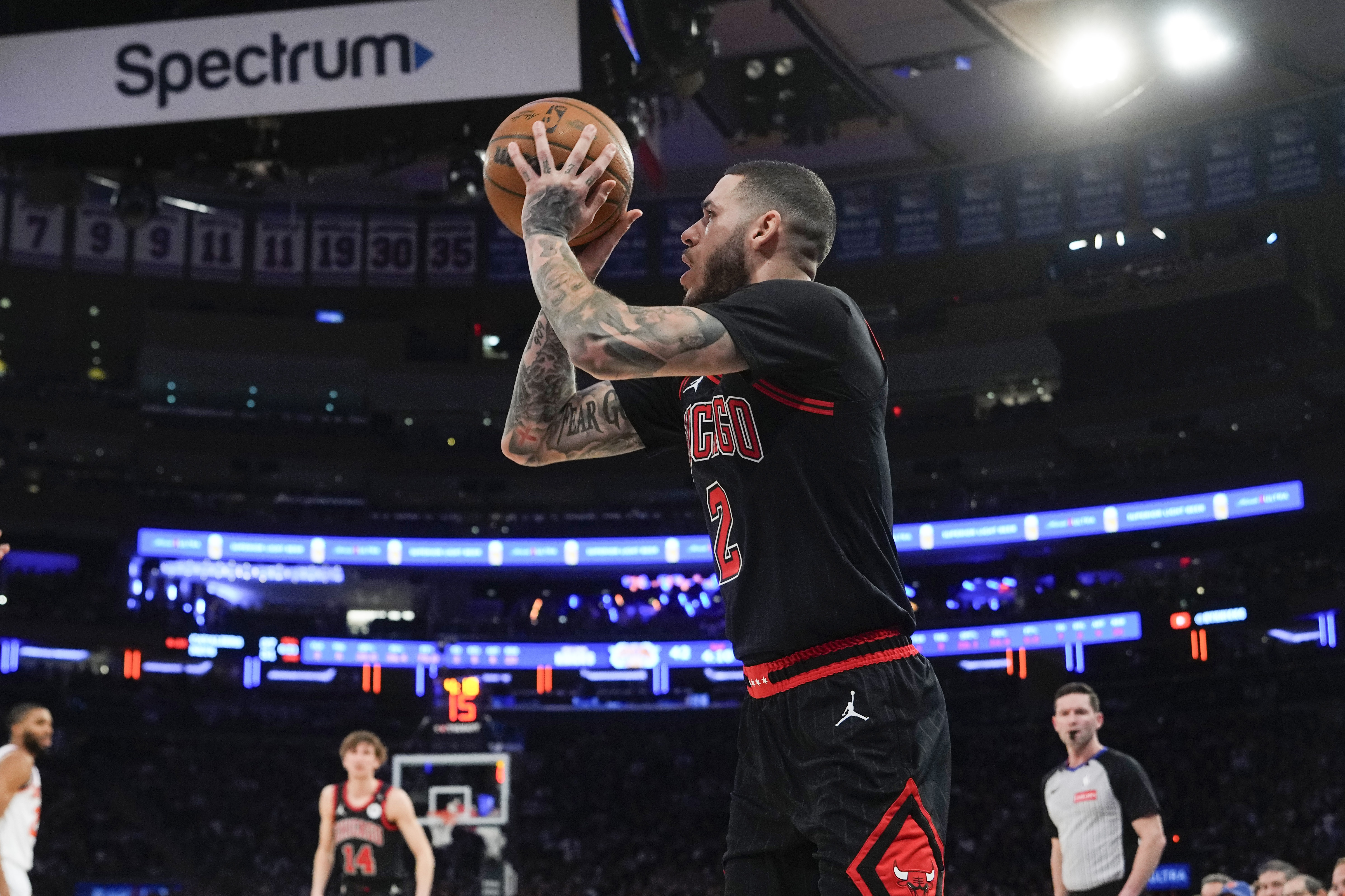 意在當下??公牛近兩次后衛(wèi)交易沒有得到任何一個選秀權