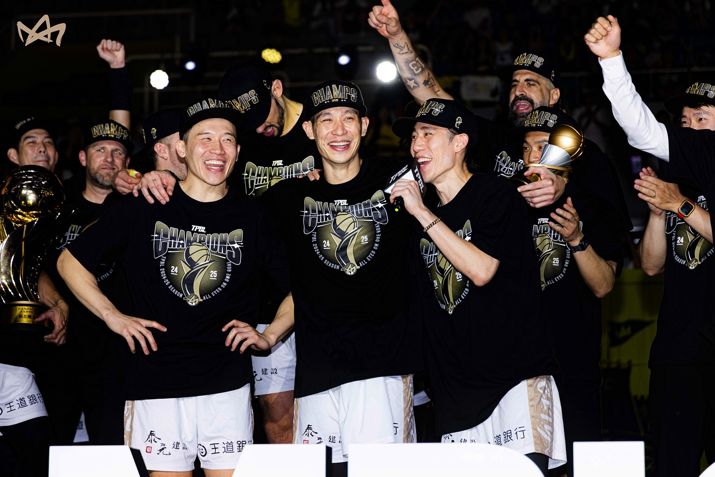 林書豪更新社媒：我們是冠軍！Back to back??！一切付出都值得