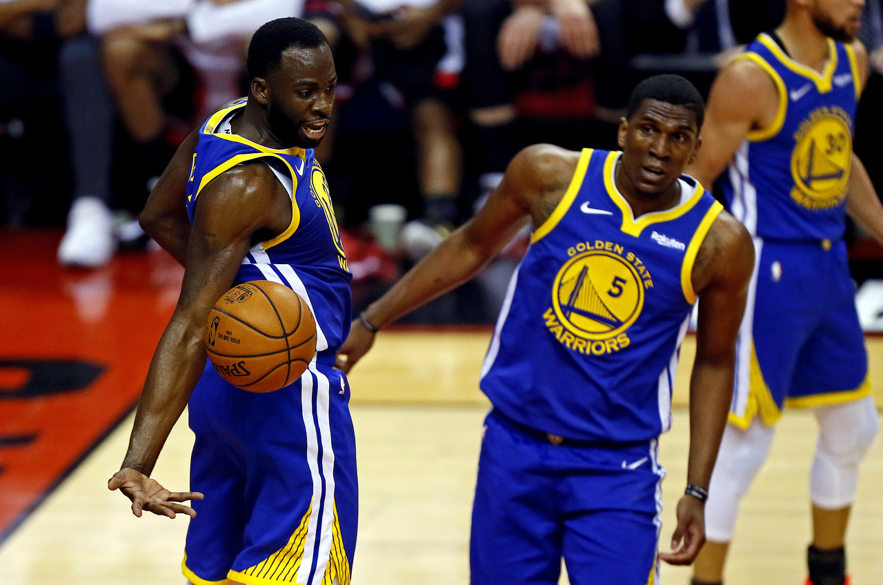 Spears：盧尼或許以后會(huì)被退役球衣 他是更衣室除了追&庫(kù)的話事人