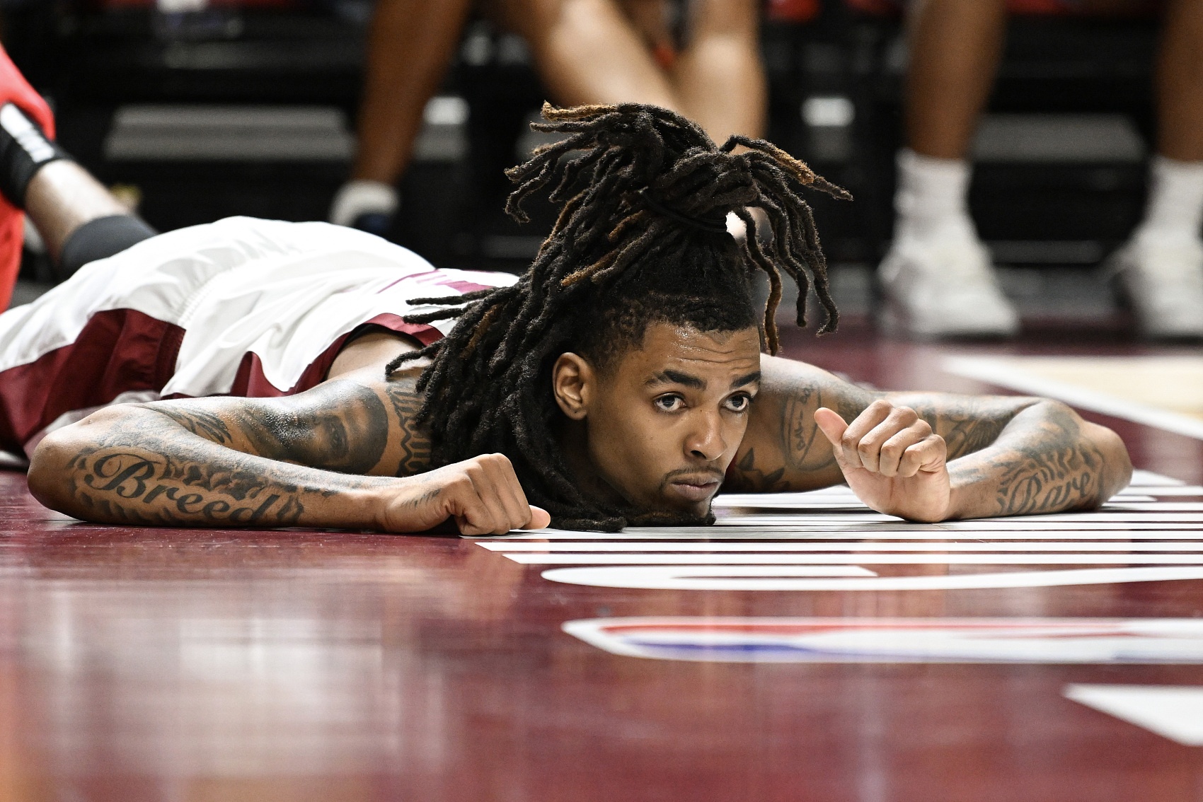 隊記：騎士拒絕向埃莫尼-貝茨提供資質(zhì)報價 后者成為完全自由球員