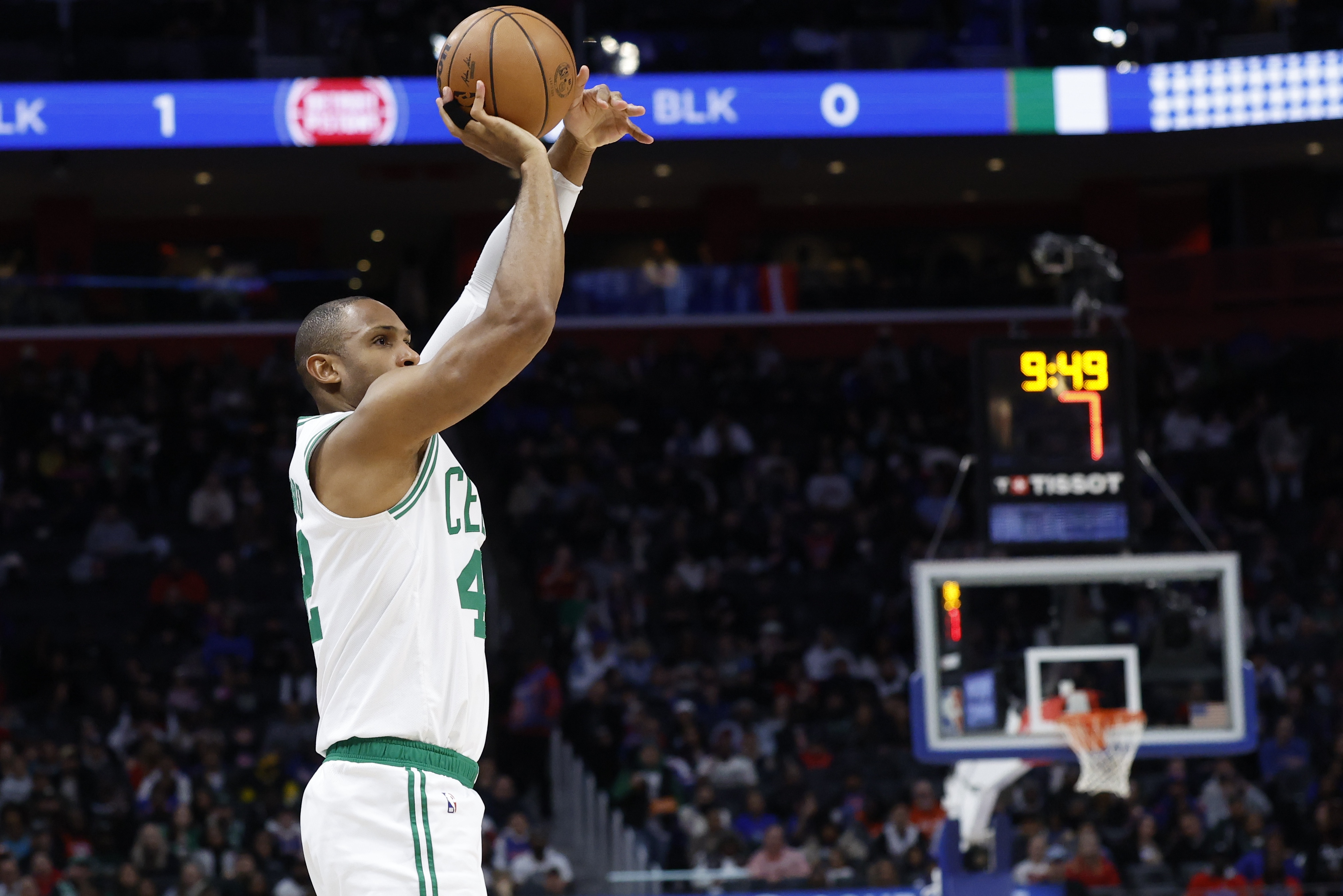 美記：勇士或先追霍福德再談庫(kù)明加 但剩余陣容需觀望庫(kù)明加決定