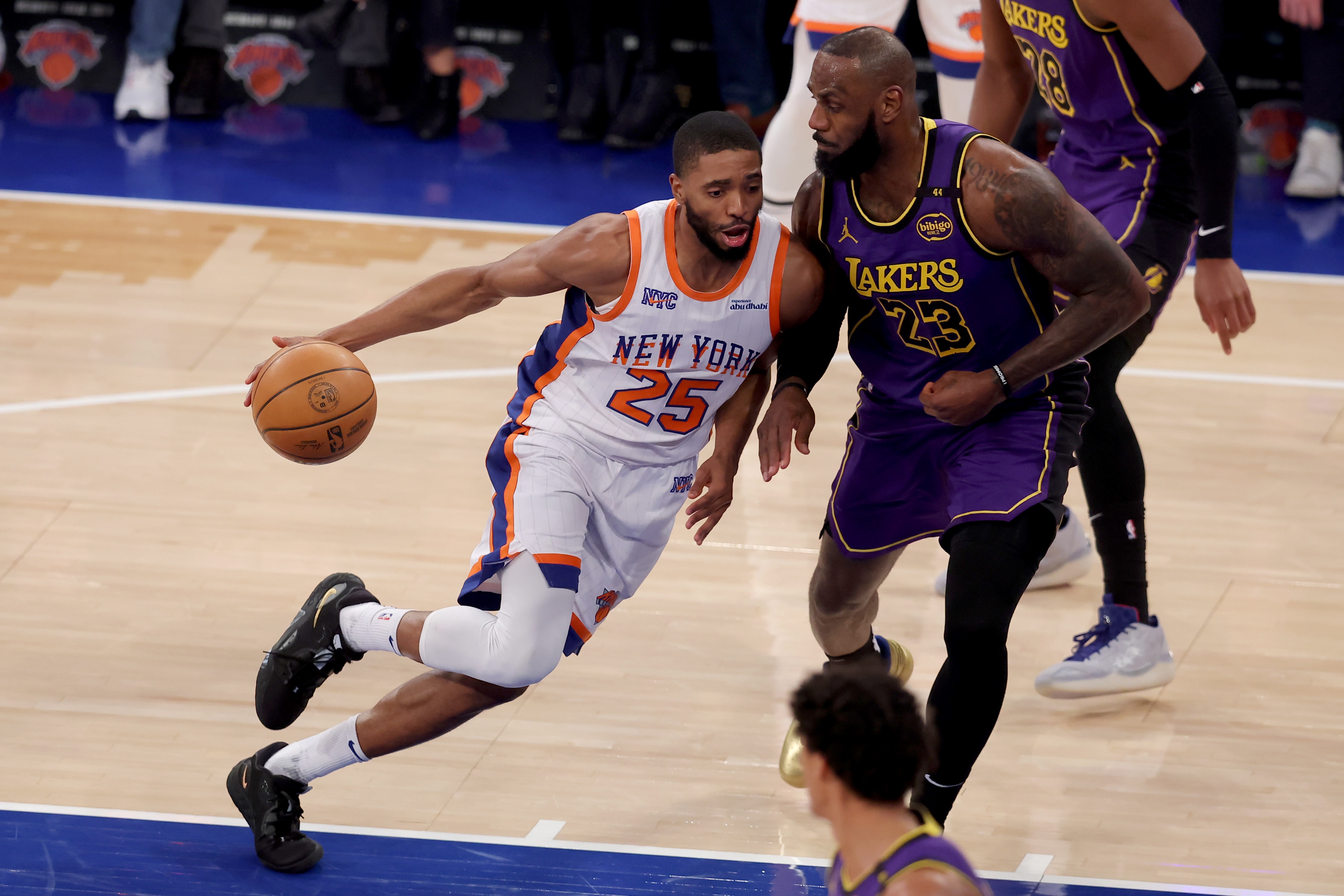 記者喊話詹姆斯：來紐約吧進(jìn)總決賽最容易 這里已經(jīng)50多年冠軍荒