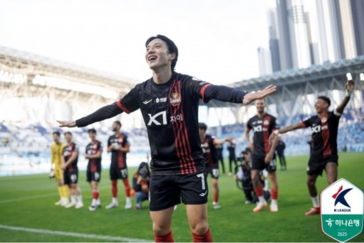 官方：韓國(guó)隊(duì)球員全晉旴因頭暈退出東亞杯，鄭承原入替