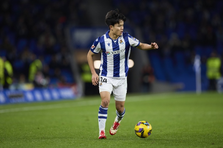 世體：久保建英能否參加皇社季前賽存疑，球隊允許其日本行前歸隊