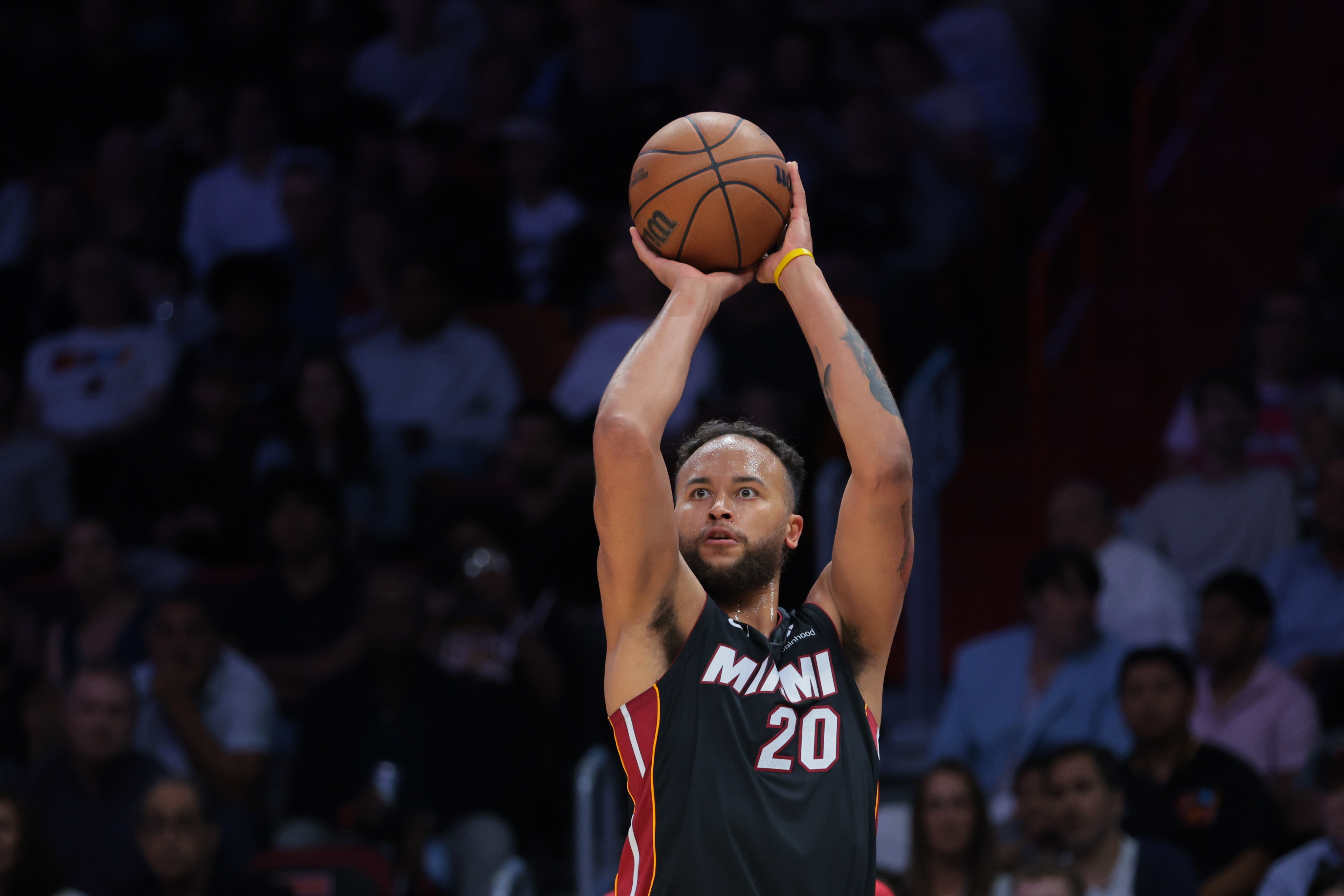 ??李凱爾生涯至今效力6隊(duì)：馬刺 灰熊 森林狼 勇士 熱火 爵士