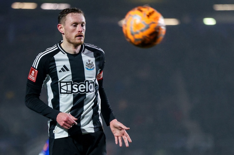 記者：利茲聯(lián)1200萬英鎊報價朗斯塔夫，接近與紐卡達成協(xié)議