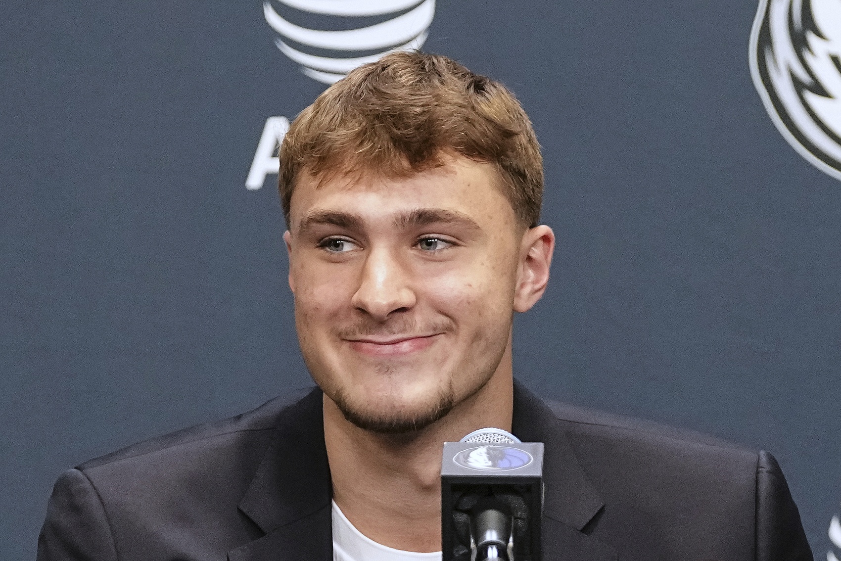 吉姆-杰克遜：弗拉格像是基斯-范霍恩和塔圖姆的結(jié)合體