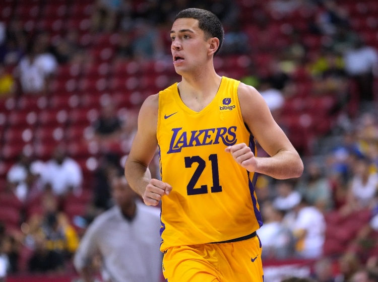 夏聯(lián)神器！斯威德三分9中6空砍全場最高22分外加10板 正負值+14