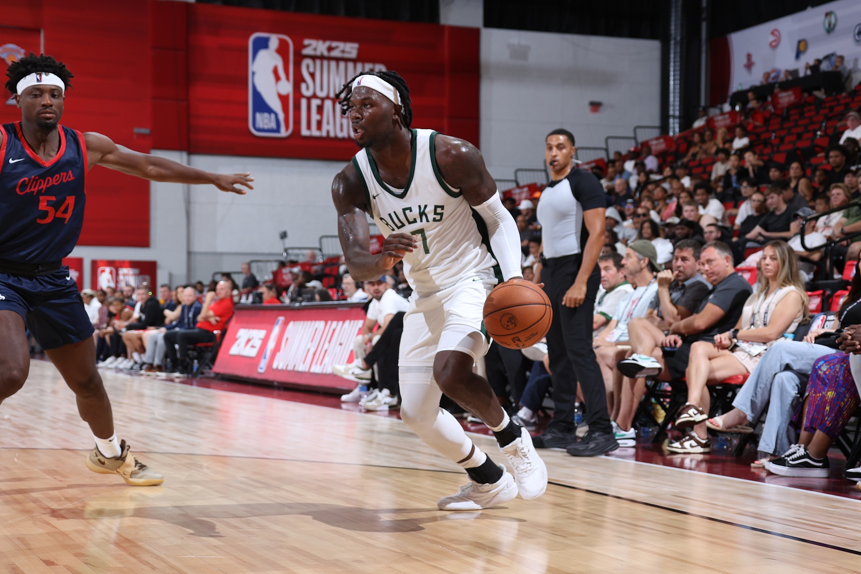 效率相當(dāng)可以！利文斯頓12中7&三分6中3得18分3板2助