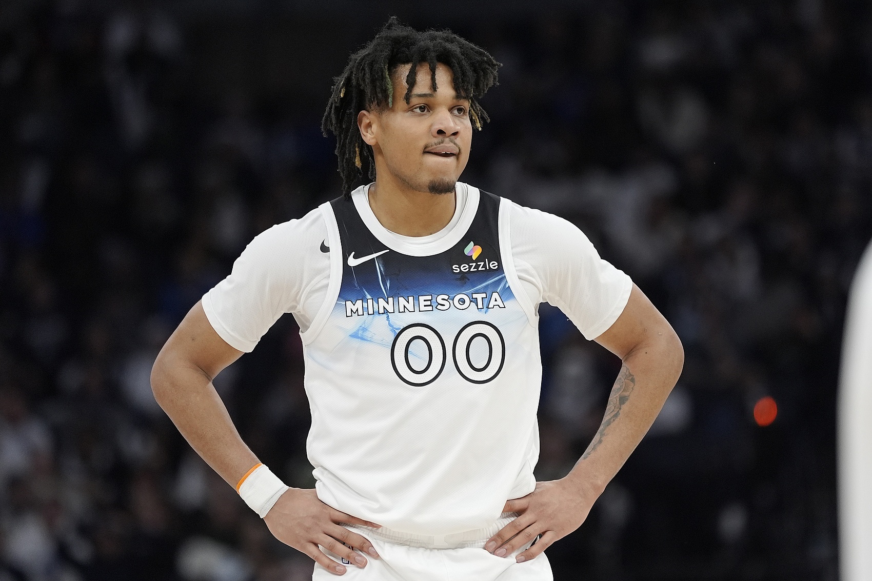 身手全能！香農(nóng)14中6貢獻20分6板9助2斷 正負值+10