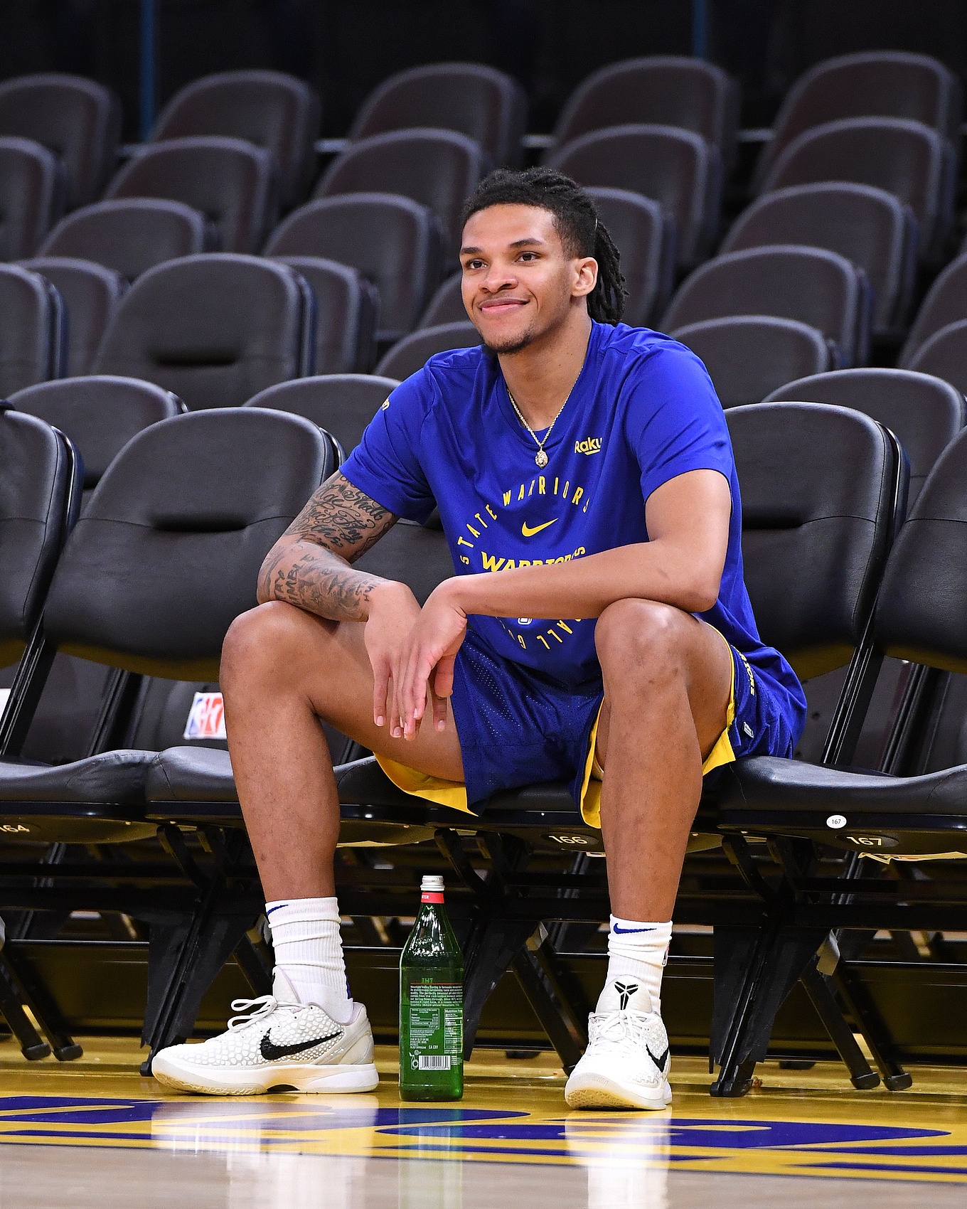 填滿數(shù)據(jù)欄！56號秀理查德9中5拿到12分4板3助3斷1帽