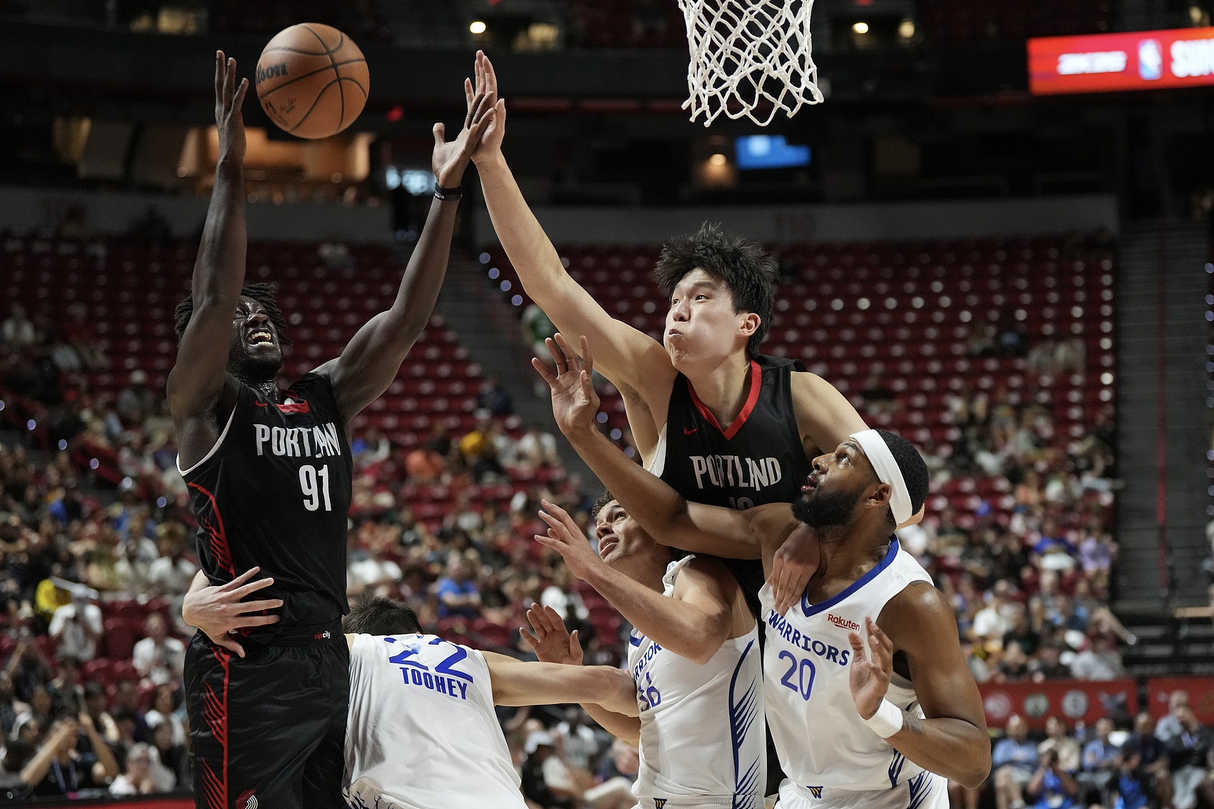 媒體人：給小楊首秀打70分 期待小楊能在夏季聯(lián)賽拿個三雙