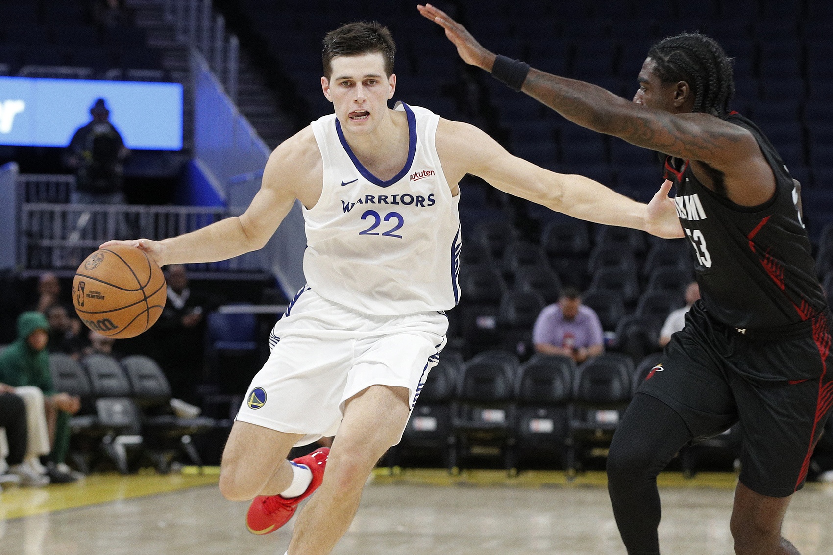 這選了個啥？勇士52號秀圖希9中2得7分3板 正負值夸張-47獨一檔