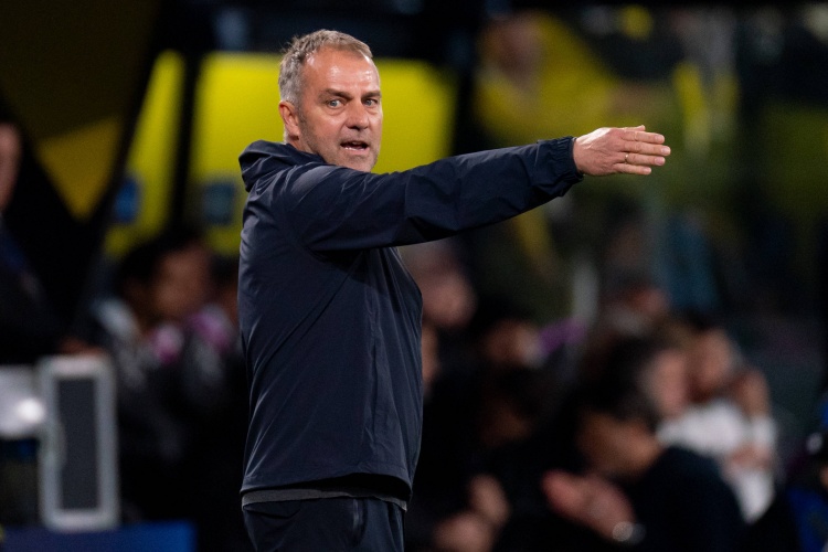 世體：巴薩十名預(yù)備隊球員已通過體檢測試，將隨一線隊備戰(zhàn)季前賽