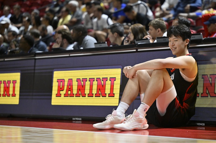 吧友快來與AI比比誰懂球??背靠背戰(zhàn)灰熊！預(yù)測楊瀚森今日表現(xiàn)！