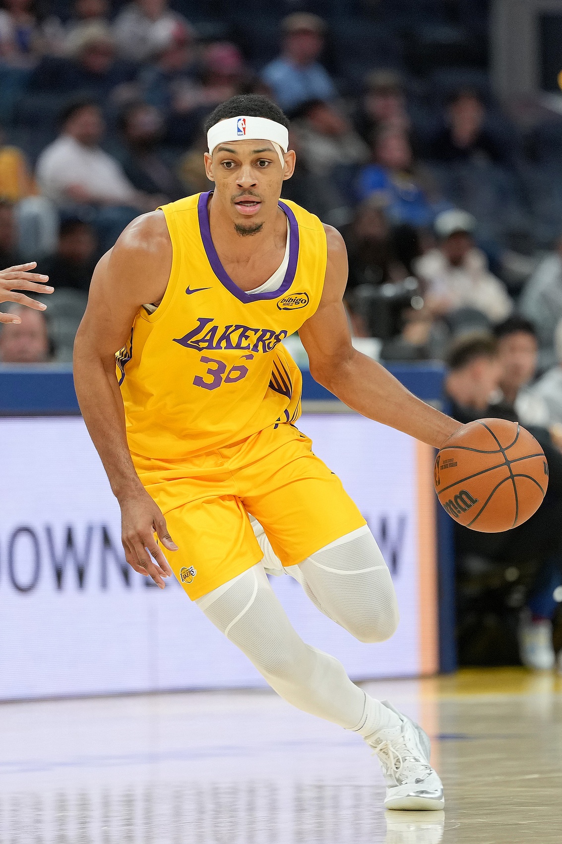 就打了兩節(jié)？湖人全場64中22僅拿到58分 替補合計貢獻2分