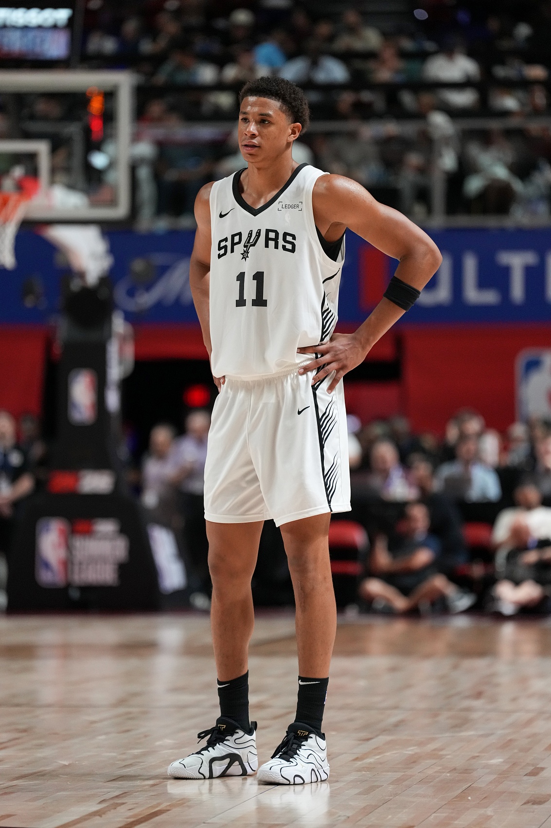 守強攻弱！卡特-布萊恩特11中2僅得5分 防守很拼有5板1斷2蓋帽