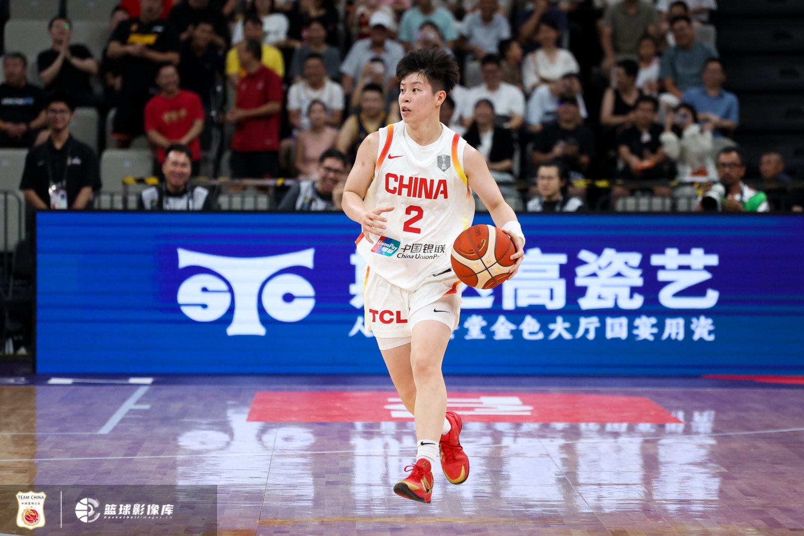 李緣：打一場(chǎng)進(jìn)一步 主教練在磨合不同的陣容 為后邊的比賽做準(zhǔn)備