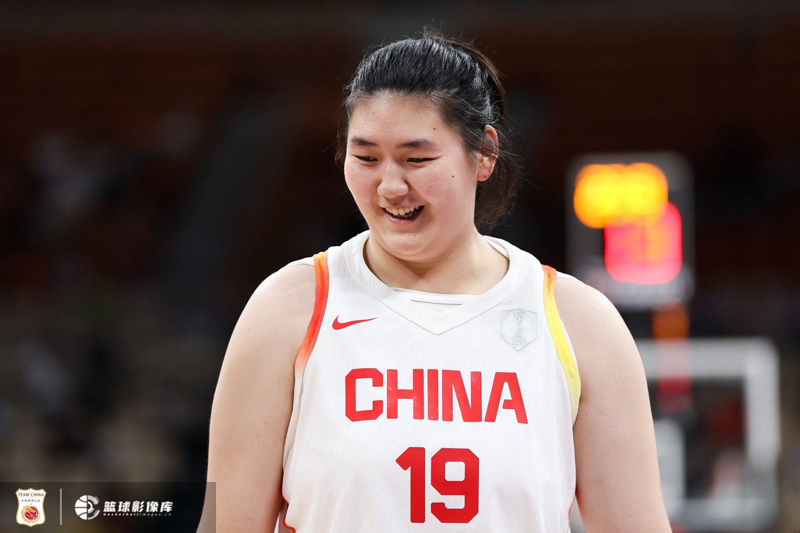 對位碾壓！張子宇半場4投全中&罰球2中2 砍下10分3板&正負(fù)值+8