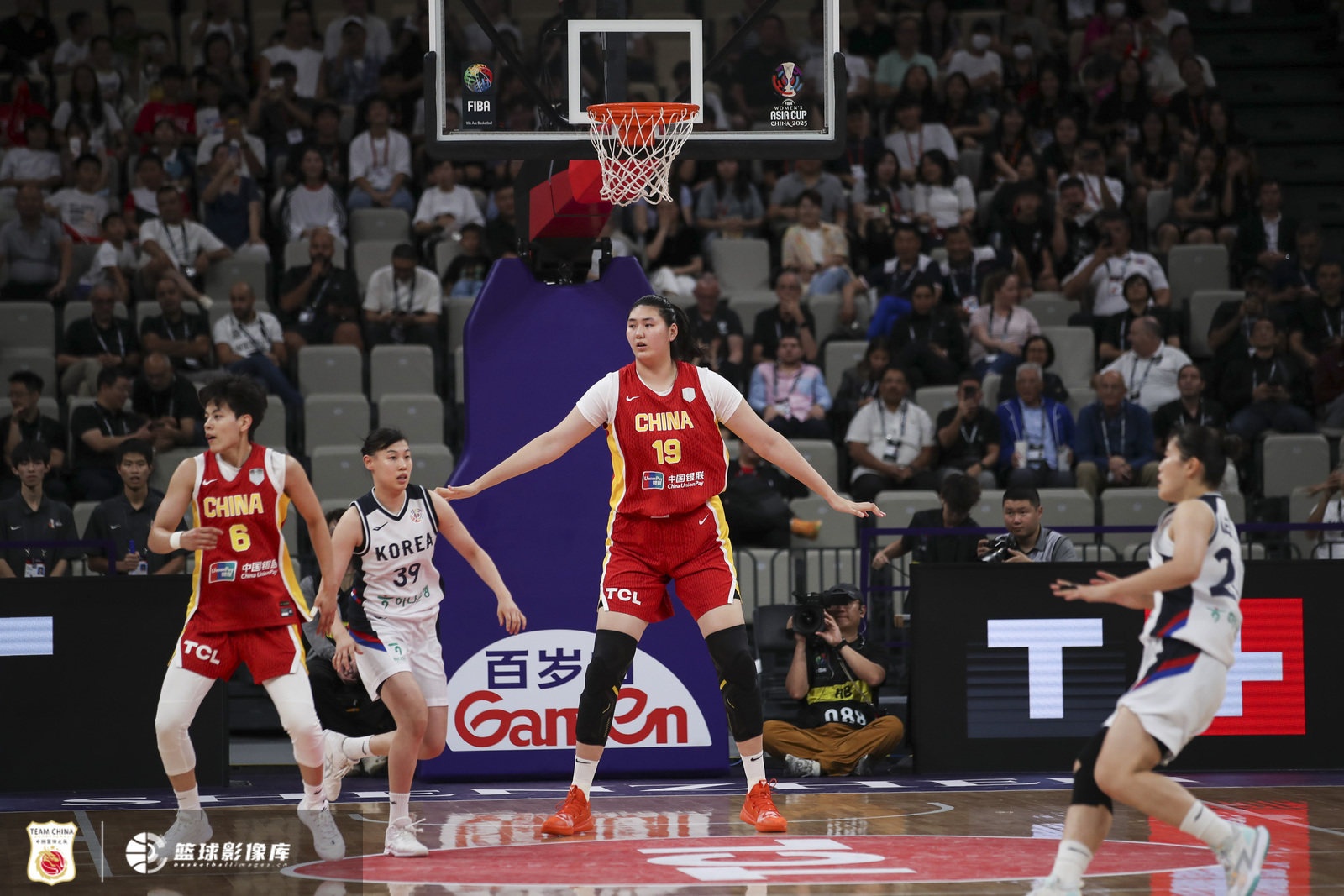 媒體人：讓雙塔打低位效率不高 韓旭更適合擋拆 內(nèi)傳張子宇不太好