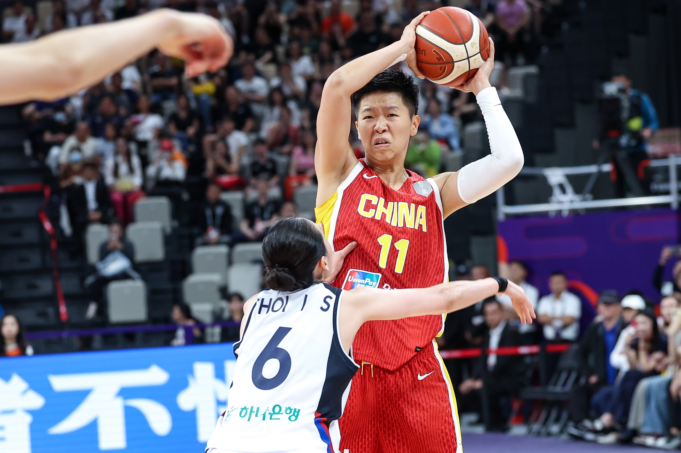 上半場(chǎng)比分緊咬因三分太鐵？黃思靜：命中率會(huì)有起伏 防守是根本