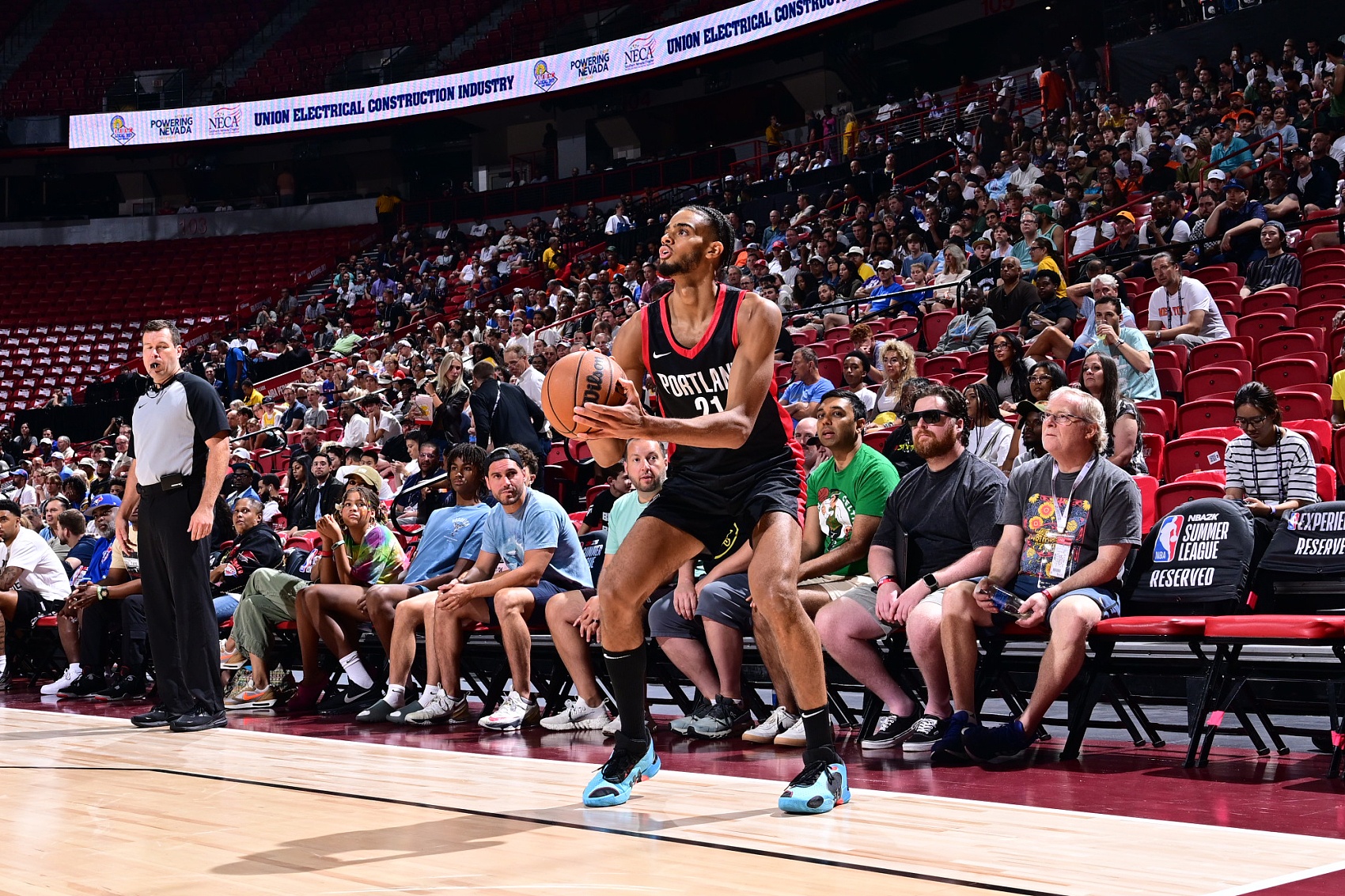 進(jìn)攻無(wú)解！呂佩爾12中9&4記三分高效砍下24分3板1助2斷 正負(fù)值+27