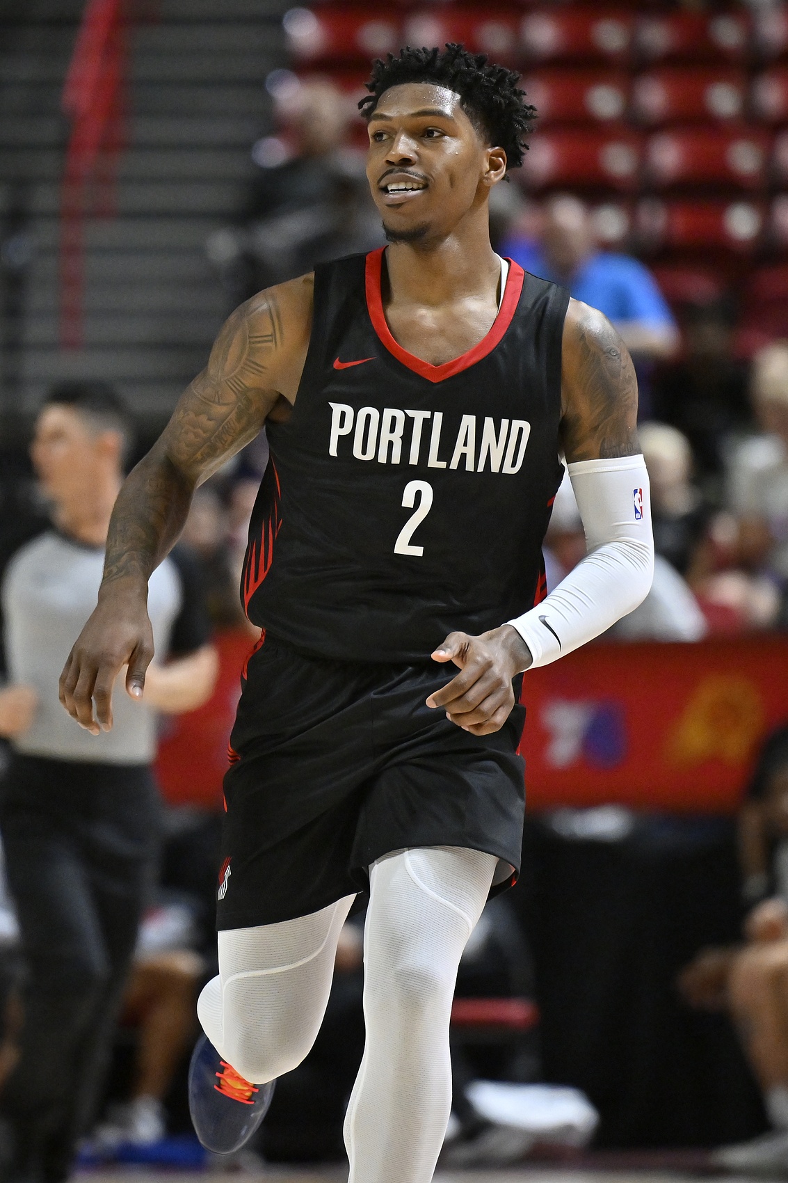 效率不高但真拼！樂(lè)福16中5拿下17分12板5助2斷