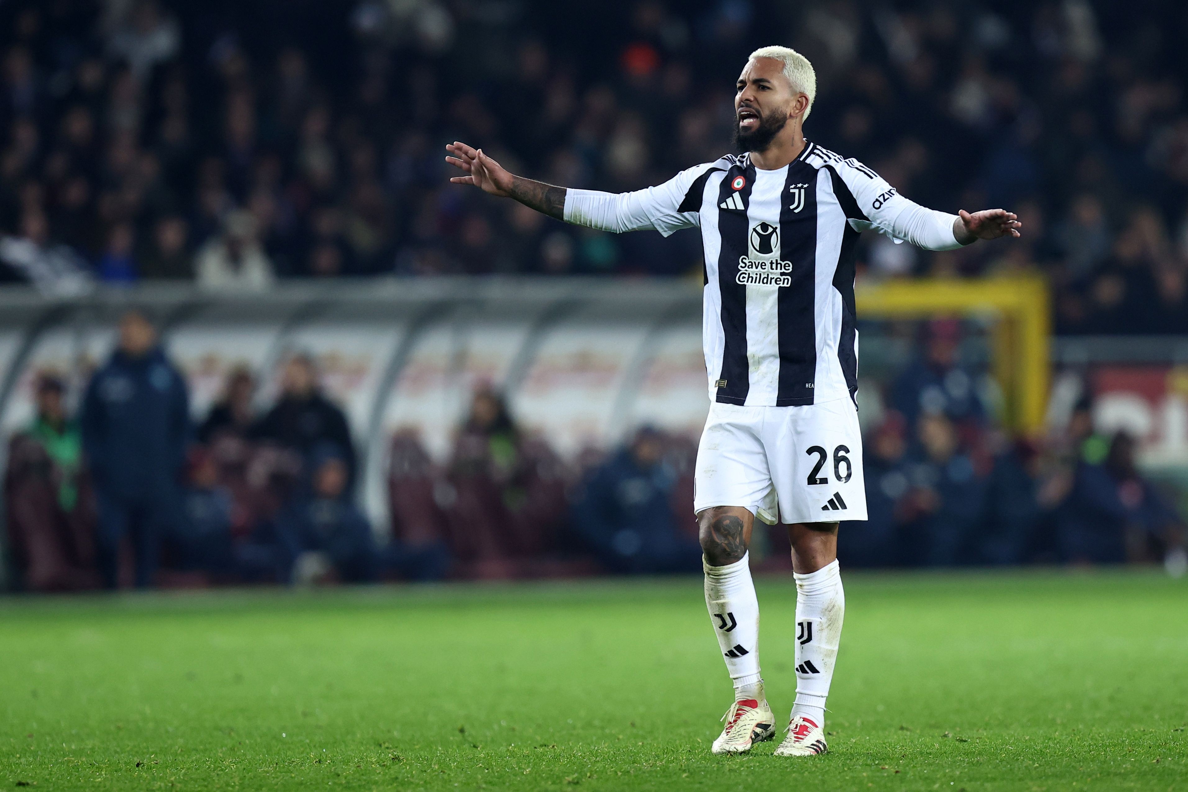 記者：埃弗頓擊敗西漢姆 接近租借+強(qiáng)制買斷簽尤文中場D-路易斯