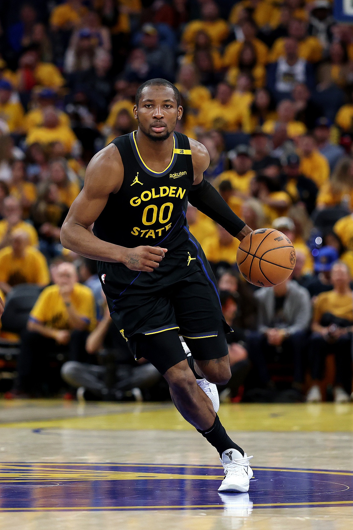 名記：太陽(yáng)有意先簽后換得庫(kù)明加 他曾在KD&勇士交易談判中被提及