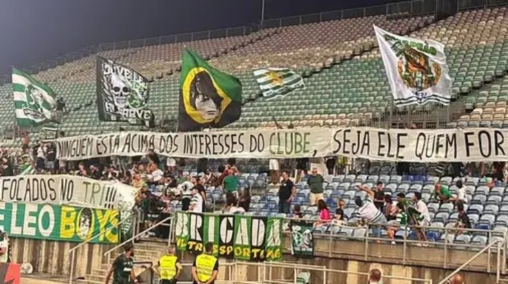 憤怒！葡體球迷拉橫幅抗議約克雷斯：沒(méi)人能凌駕于俱樂(lè)部之上