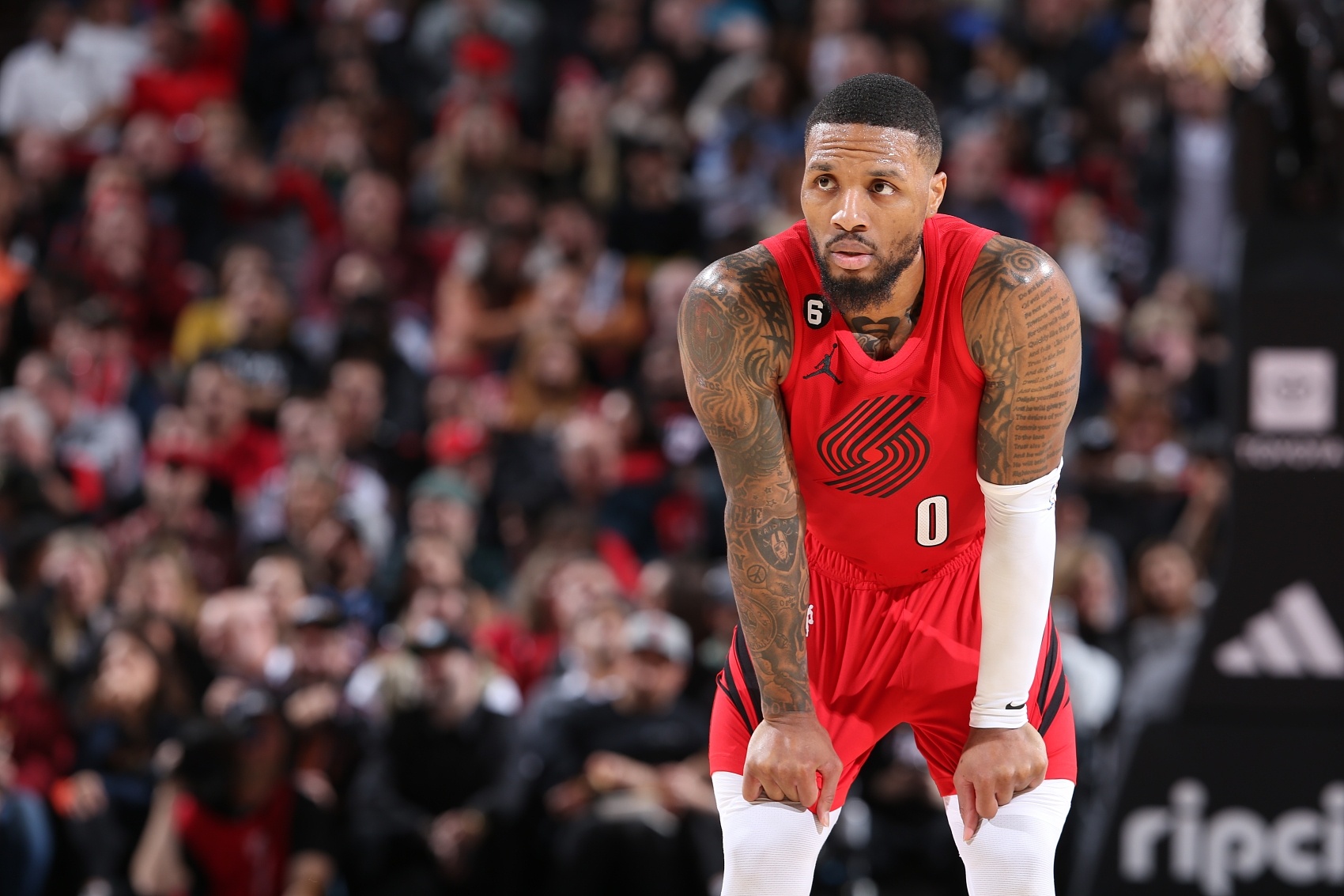 張佳瑋：利拉德回開(kāi)拓者或終生無(wú)冠 他會(huì)在波特蘭掛起0號(hào)球衣退役