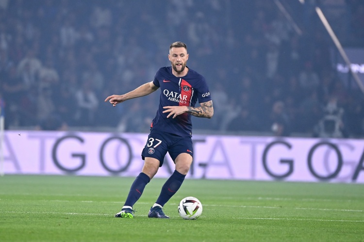 羅馬諾：什克里尼亞爾優(yōu)先選擇加盟費(fèi)內(nèi)巴切，雙方球隊(duì)還在談判