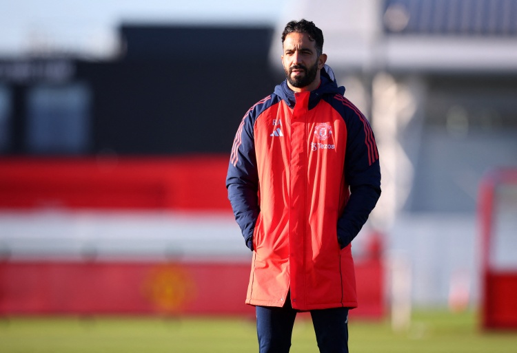 曼聯(lián)年鑒發(fā)布 阿莫林：看到曼聯(lián)的神奇和特別，球隊(duì)要回應(yīng)有位置