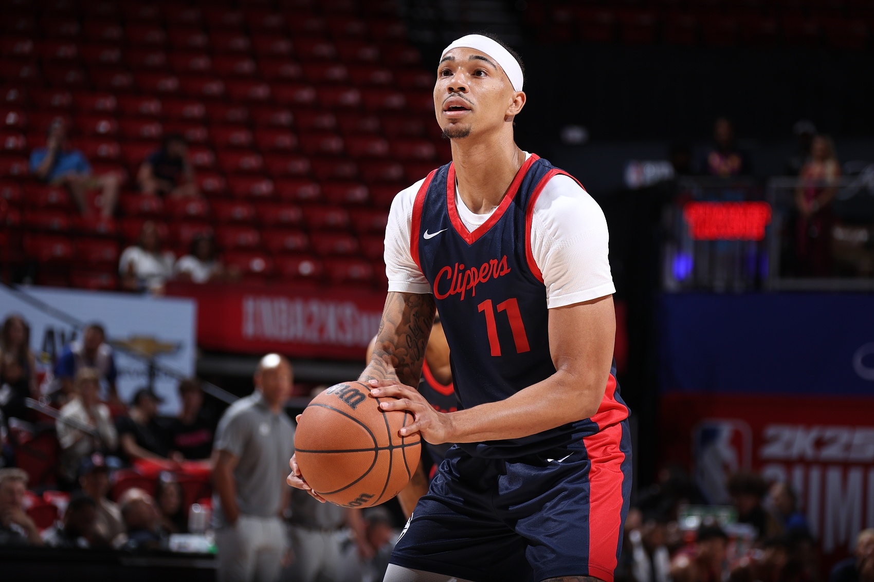 內(nèi)外開花！喬丹-米勒半場6中3拿全隊最高12分 三分2中2