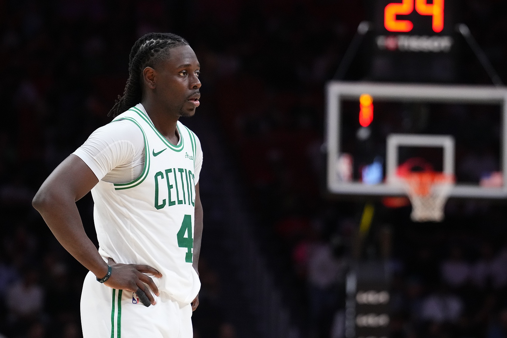 美記：霍勒迪是湖人潛在引援對(duì)象 他的年齡、健康&長期合同是問題