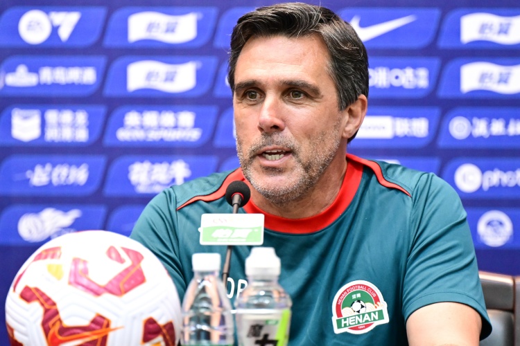 博主：由于間隔時間很短，河南隊將留在上海備戰(zhàn)與申花的再次對決