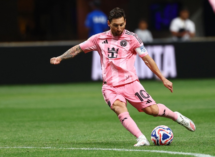 科莫主席：若梅西加盟是夢想成真，但目前沒接觸&他妻子是來度假