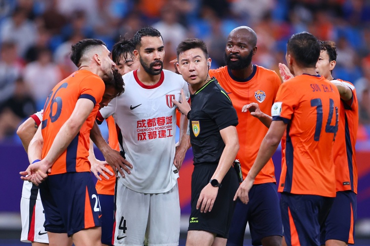 津媒：蓉城戰(zhàn)國安都輸不起，德爾加多暴力行為說明隊內(nèi)并不平靜