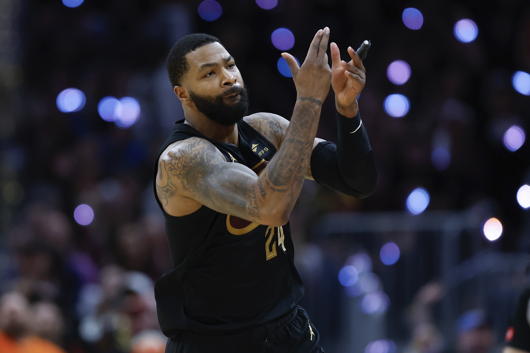 小莫里斯因詐騙被抓？大莫和經(jīng)紀(jì)人辟謠：是因欠賭場(chǎng)錢(qián)被逮捕了