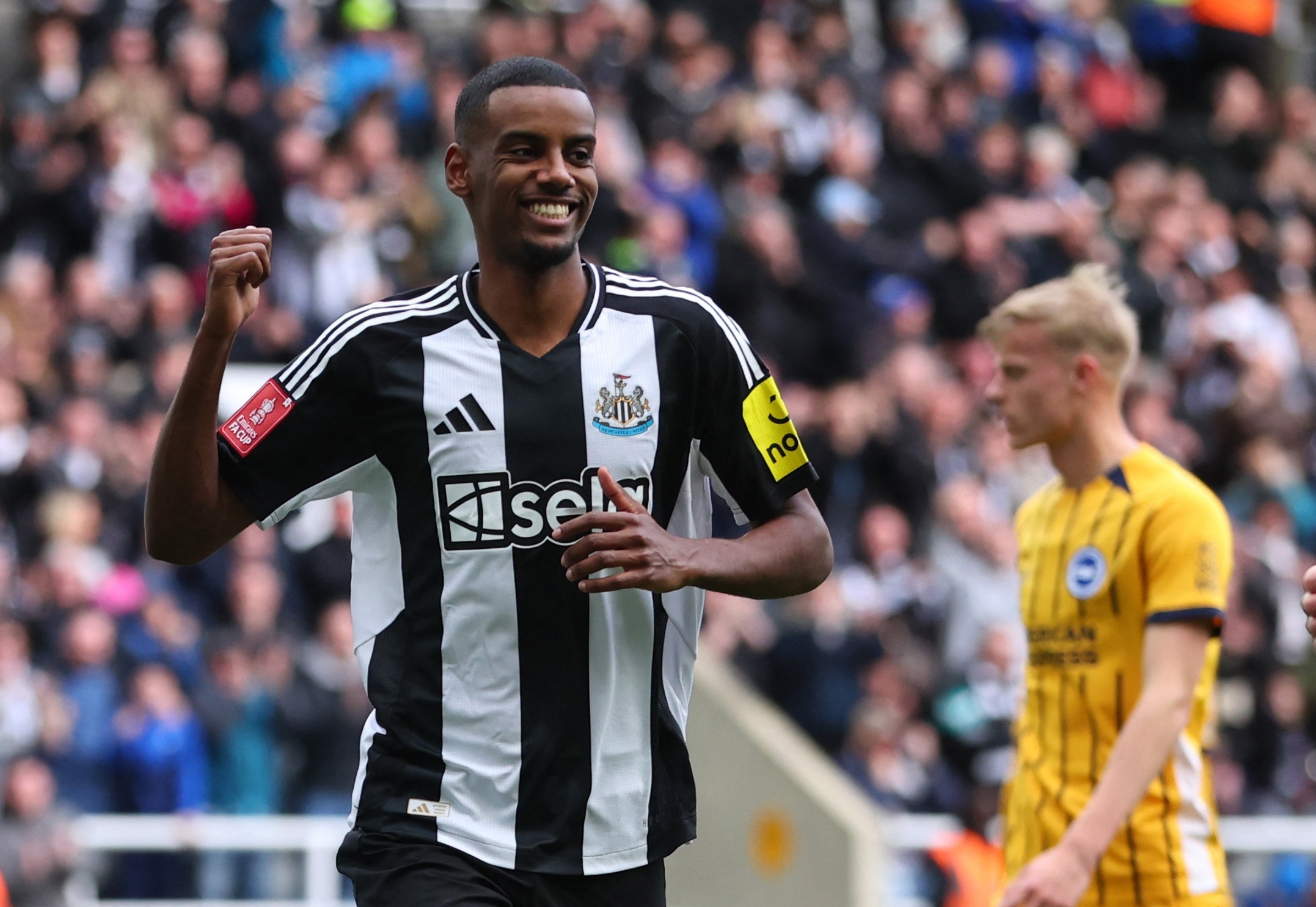 記者：伊薩克離隊的可能性日漸降低，沒替代者紐卡不會放走他