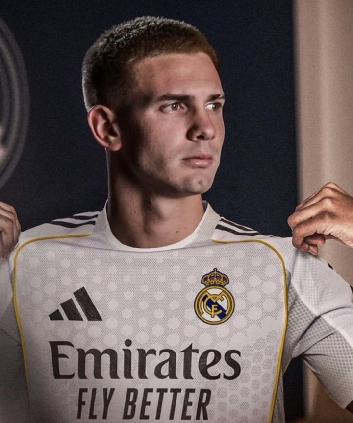 久等！馬斯坦托諾滿18歲將隨隊(duì)訓(xùn)練，自12天前抵達(dá)后他一直在酒店