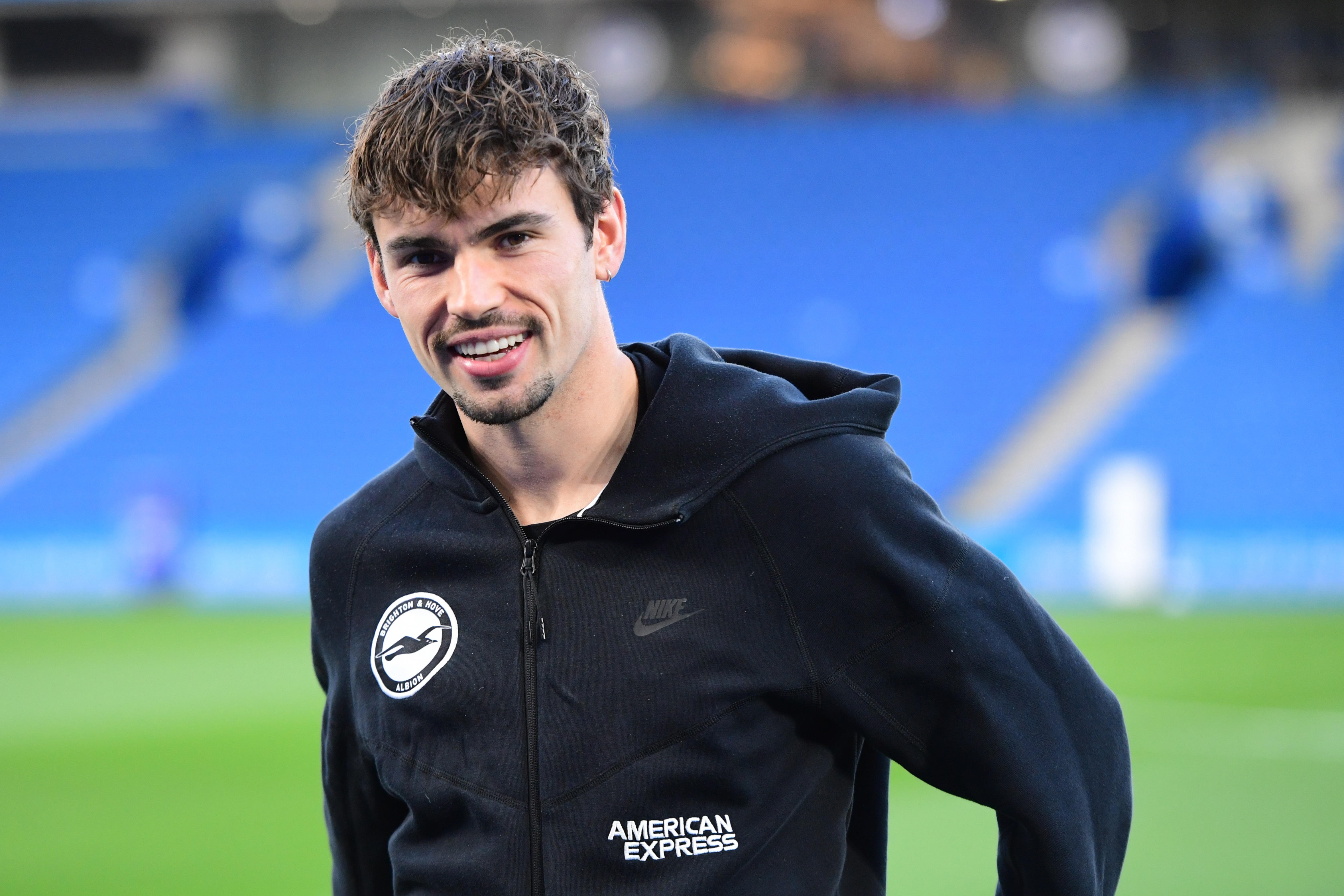 羅馬諾：尤文考慮租借+強(qiáng)制買斷簽奧萊利，但需先有中場離隊