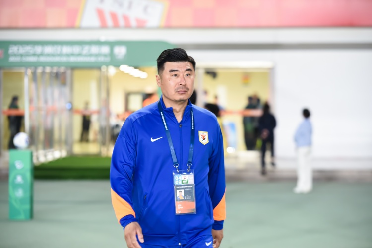 韓鵬：澤卡沒出場因受傷部位疼的厲害，李小恒未來會有更好的表現(xiàn)