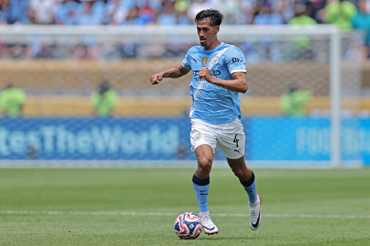 有進(jìn)球有助攻 賴因德斯成為歷史上第7位在英超首秀完成傳射的中場