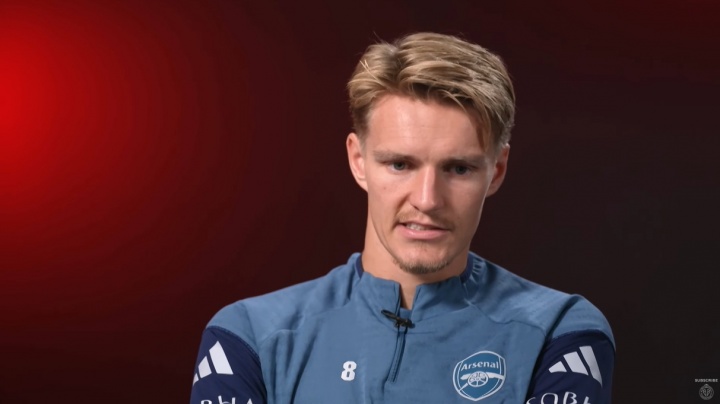 厄德高：蘇維門迪是一名頂尖的球員，他能找到任何傳球路線破線